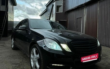 Mercedes-Benz E-Класс, 2011 год, 1 080 000 рублей, 2 фотография