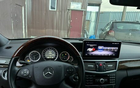 Mercedes-Benz E-Класс, 2011 год, 1 080 000 рублей, 6 фотография