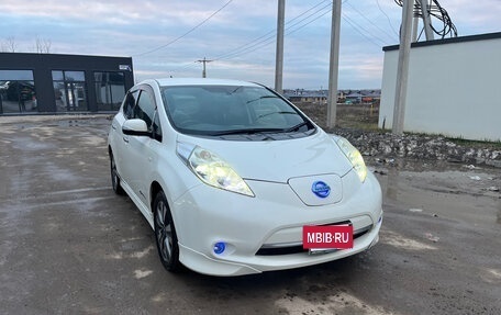 Nissan Leaf I, 2013 год, 680 000 рублей, 2 фотография