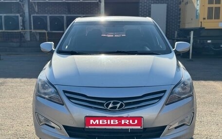 Hyundai Solaris II рестайлинг, 2014 год, 810 000 рублей, 2 фотография