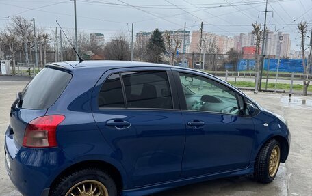Toyota Yaris III рестайлинг, 2006 год, 520 000 рублей, 2 фотография