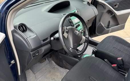 Toyota Yaris III рестайлинг, 2006 год, 520 000 рублей, 8 фотография