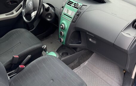 Toyota Yaris III рестайлинг, 2006 год, 520 000 рублей, 9 фотография