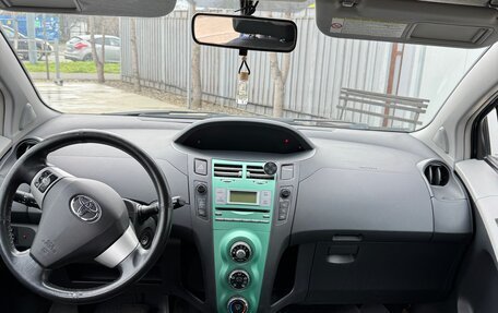 Toyota Yaris III рестайлинг, 2006 год, 520 000 рублей, 11 фотография