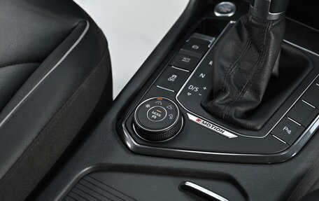 Volkswagen Tiguan II, 2017 год, 2 399 000 рублей, 9 фотография