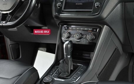 Volkswagen Tiguan II, 2017 год, 2 399 000 рублей, 8 фотография