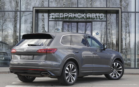 Volkswagen Touareg III, 2020 год, 6 400 000 рублей, 3 фотография
