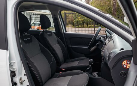 Renault Logan II, 2022 год, 1 325 000 рублей, 10 фотография