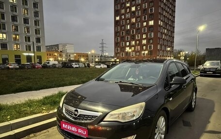 Opel Astra J, 2011 год, 800 000 рублей, 1 фотография