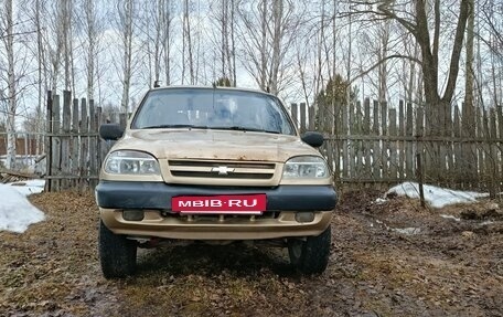 Chevrolet Niva I рестайлинг, 2004 год, 109 000 рублей, 9 фотография