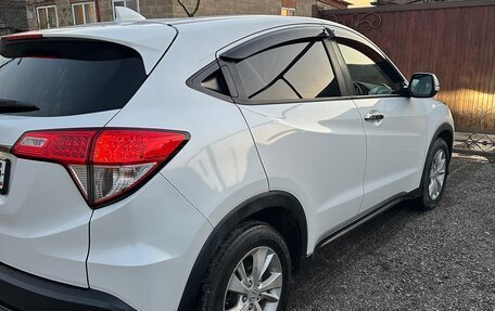 Honda Vezel, 2019 год, 1 850 000 рублей, 5 фотография