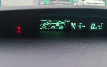 Toyota Prius, 2010 год, 950 000 рублей, 11 фотография