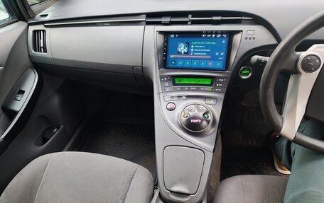 Toyota Prius, 2010 год, 950 000 рублей, 12 фотография