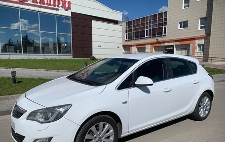 Opel Astra J, 2010 год, 620 000 рублей, 2 фотография