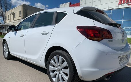 Opel Astra J, 2010 год, 620 000 рублей, 4 фотография