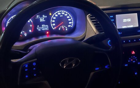 Hyundai Solaris II рестайлинг, 2017 год, 650 000 рублей, 5 фотография