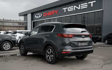 KIA Sportage IV рестайлинг, 2020 год, 2 440 000 рублей, 4 фотография