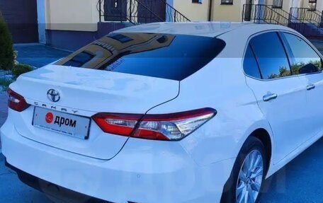 Toyota Camry, 2018 год, 2 300 000 рублей, 1 фотография