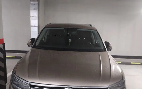 Volkswagen Tiguan II, 2018 год, 2 300 000 рублей, 5 фотография