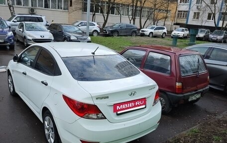 Hyundai Solaris II рестайлинг, 2012 год, 899 999 рублей, 4 фотография