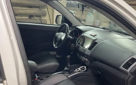 Mitsubishi Outlander III рестайлинг 3, 2010 год, 1 000 000 рублей, 5 фотография