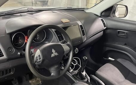 Mitsubishi Outlander III рестайлинг 3, 2010 год, 1 000 000 рублей, 4 фотография