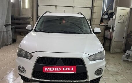 Mitsubishi Outlander III рестайлинг 3, 2010 год, 1 000 000 рублей, 2 фотография