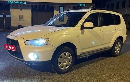 Mitsubishi Outlander III рестайлинг 3, 2010 год, 1 000 000 рублей, 10 фотография