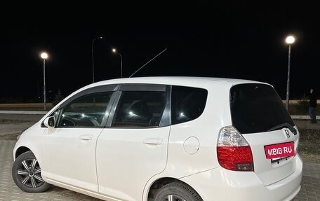 Honda Fit III, 2002 год, 330 000 рублей, 3 фотография