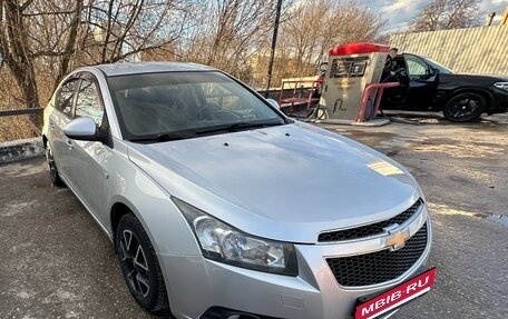 Chevrolet Cruze II, 2011 год, 650 000 рублей, 3 фотография