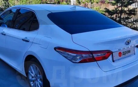 Toyota Camry, 2018 год, 2 300 000 рублей, 2 фотография