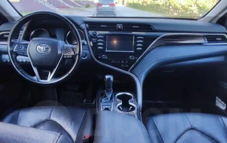 Toyota Camry, 2018 год, 2 300 000 рублей, 6 фотография