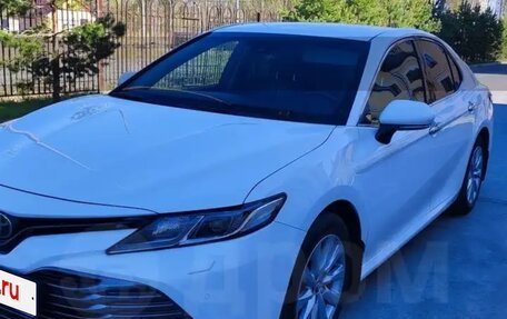 Toyota Camry, 2018 год, 2 300 000 рублей, 4 фотография