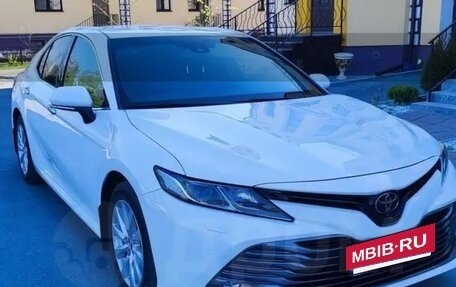 Toyota Camry, 2018 год, 2 300 000 рублей, 3 фотография