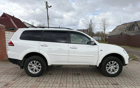Mitsubishi Pajero Sport II рестайлинг, 2015 год, 2 100 000 рублей, 3 фотография