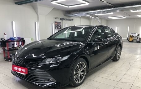Toyota Camry, 2019 год, 3 300 000 рублей, 2 фотография