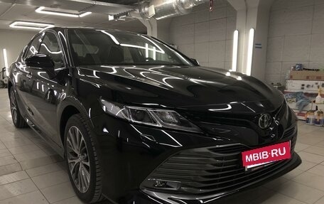 Toyota Camry, 2019 год, 3 300 000 рублей, 9 фотография