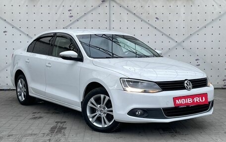 Volkswagen Jetta VI, 2012 год, 940 000 рублей, 2 фотография