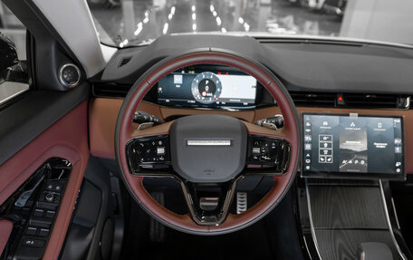 Land Rover Range Rover Evoque II, 2025 год, 6 000 000 рублей, 11 фотография