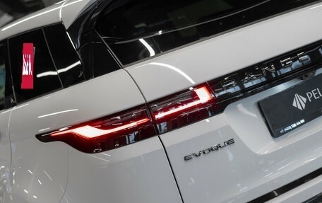 Land Rover Range Rover Evoque II, 2025 год, 6 000 000 рублей, 28 фотография