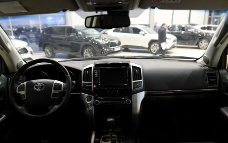 Toyota Land Cruiser 200, 2014 год, 4 200 000 рублей, 16 фотография