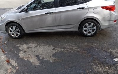 Hyundai Solaris II рестайлинг, 2014 год, 700 000 рублей, 1 фотография