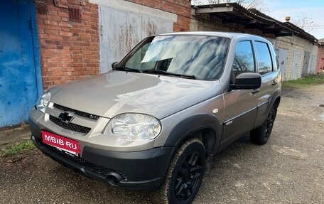 Chevrolet Niva I рестайлинг, 2017 год, 690 000 рублей, 1 фотография