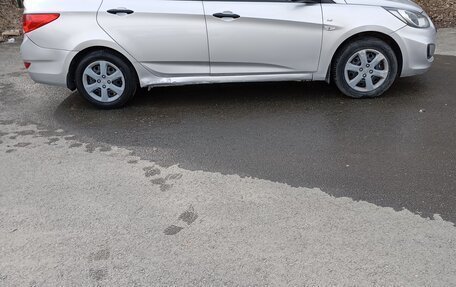 Hyundai Solaris II рестайлинг, 2014 год, 700 000 рублей, 3 фотография