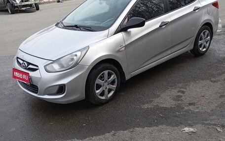 Hyundai Solaris II рестайлинг, 2014 год, 700 000 рублей, 8 фотография