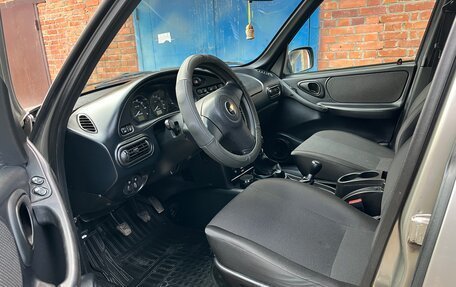 Chevrolet Niva I рестайлинг, 2017 год, 690 000 рублей, 7 фотография