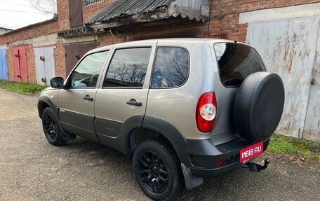 Chevrolet Niva I рестайлинг, 2017 год, 690 000 рублей, 3 фотография