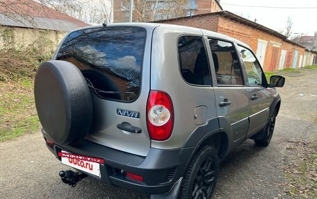 Chevrolet Niva I рестайлинг, 2017 год, 690 000 рублей, 5 фотография