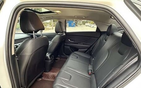 Hyundai Elantra, 2023 год, 1 490 000 рублей, 9 фотография