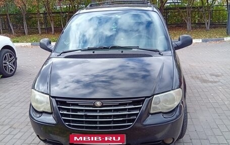 Chrysler Voyager IV, 2007 год, 680 000 рублей, 2 фотография